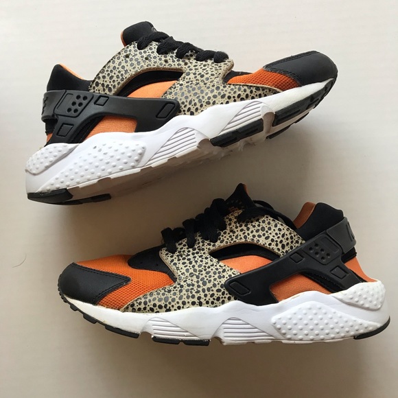 nike huarache black orange